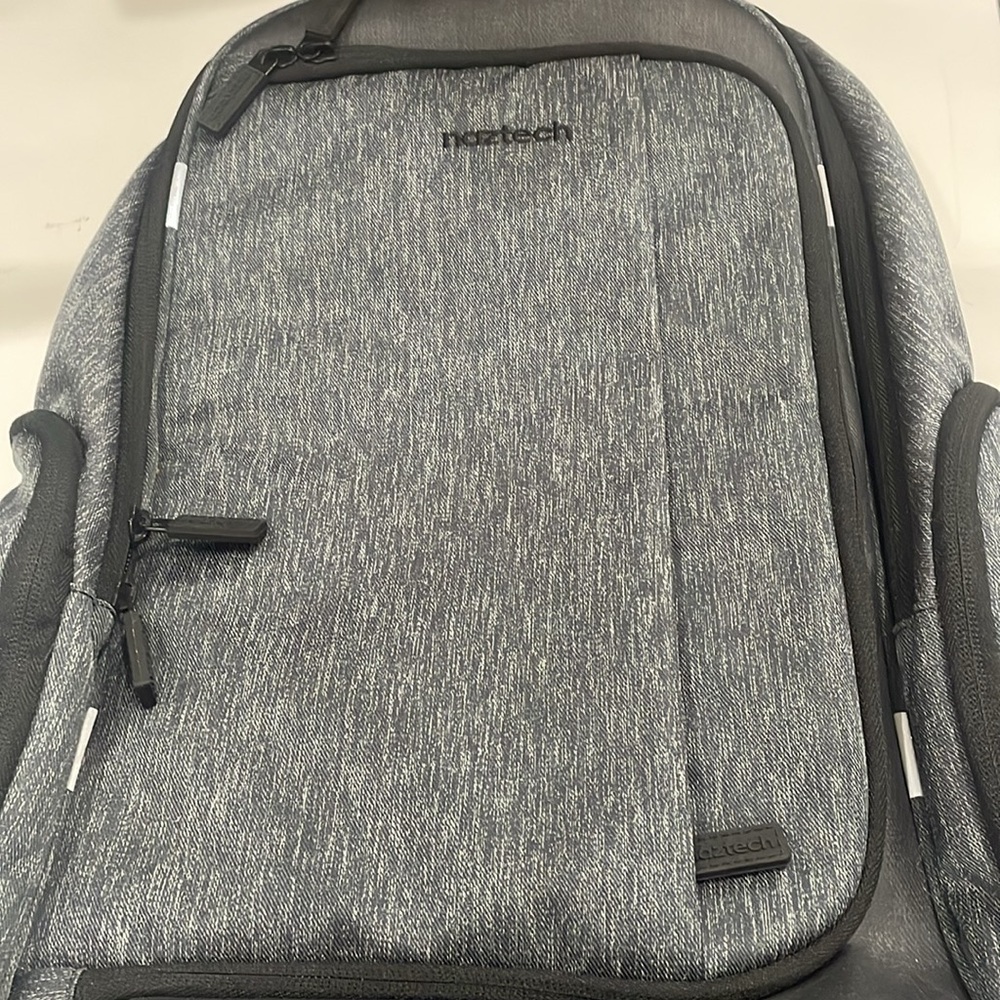 Naztech Smartpack Multi-Utility Travel Backpack. - Picture 2 of 14